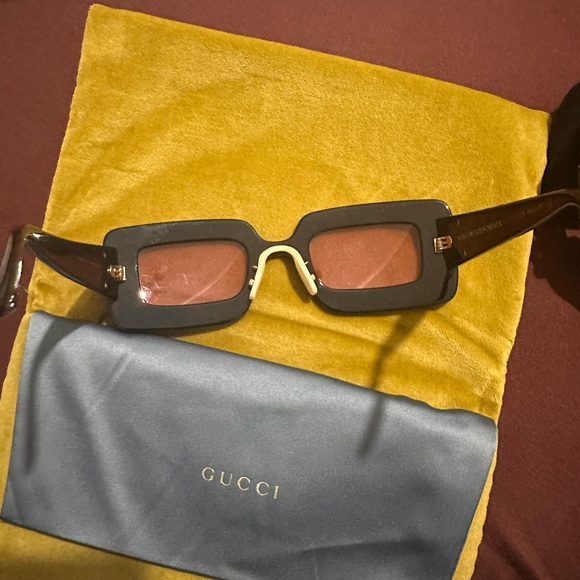 🔥100% Authentic Gucci Hollywood Forever Rectangular Sunglasses with Crystals🔥 - Picture 10 of 13
